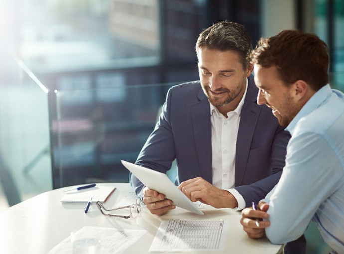 broker meeting with client