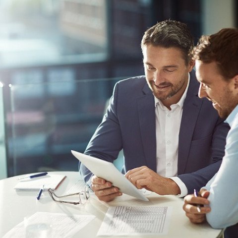 iStock 541114144 broker split block1